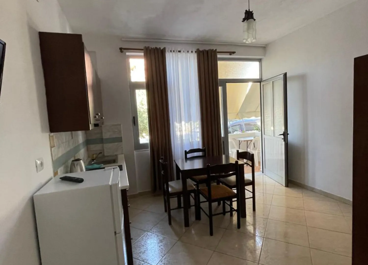 Mario Apartments Ksamil Guest house